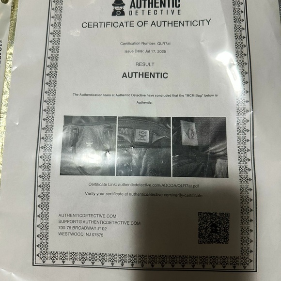 Authentic Vintage MCM shoulder bag soft Tan Leather Satchel with Gold Accents - Picture 4 of 17